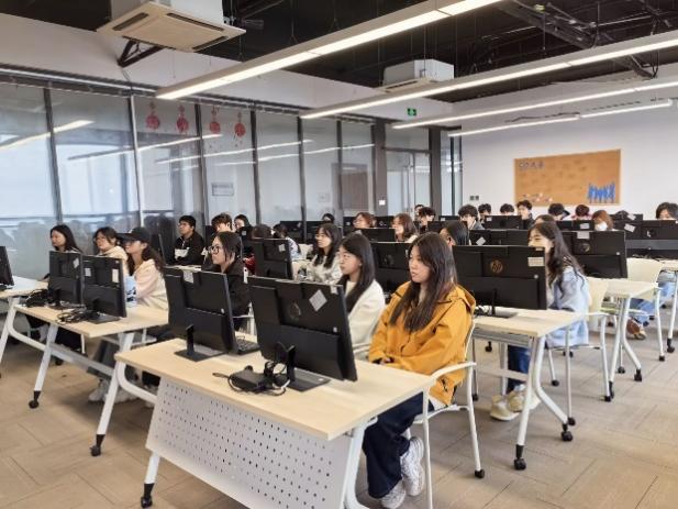 走進前沿，啟航未來 計算機工程學院新生赴中軟國際與同濟人工智能研究院開展專業(yè)認知實習